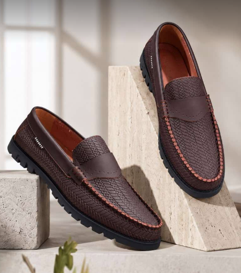Men's Textured Penny Loafers – Dark Brown / Black