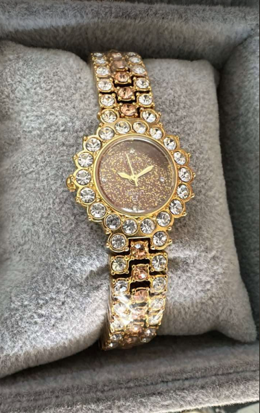 Rhinestone Bracelet Analog Watch